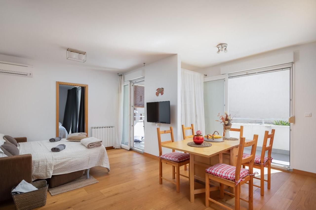 Modern Apt With Terrace 4 Min Walk To The Beach Split Exteriér fotografie